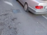 Usata Mercedes E200 136 CV (100 kW) 1997 Grigio Berlina