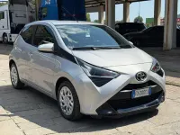 Usata Toyota Aygo Business Edition 72 CV (52 kW) 2019 Argento Utilitaria