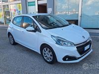Usata Peugeot 208 Active 101 CV (74 kW) 2019 Bianco Utilitaria