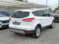Usata Ford Kuga Titanium 150 CV (110 kW) 2015 Bianco pastello SUV