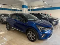 Usata Renault Captur Intens 101 CV (74 kW) 2023 Blu/azzurro SUV