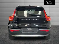 Usata Volvo XC40 Momentum 130 CV (95 kW) 2021 Nero metallizzato SUV