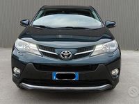 Usata Toyota RAV4 Lounge 150 CV (110 kW) 2015 Blu SUV