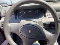 Usata Renault Clio 58 CV (42 kW) 1997 Rosso Utilitaria