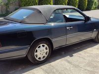 Usata Mercedes E200 136 CV (100 kW) 1996 Nero Cabrio