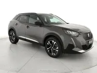Usata Peugeot 2008 Allure 102 CV (75 kW) 2023 Grigio platinum SUV