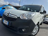 Usata Opel Combo Club 105 CV (77 kW) 2015 Bianco Monovolume