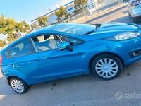 Usata Ford Fiesta 71 CV (52 kW) 2013 Blu Utilitaria