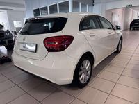 Usata Mercedes A180 109 CV (80 kW) 2016 Bianco Utilitaria