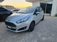 Usata Ford Fiesta 75 CV (55 kW) 2016 Grigio Utilitaria