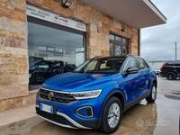 Usata VW T-Roc Life 116 CV (85 kW) 2023 Blu SUV