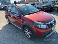 Usata Dacia Sandero Stepway 90 CV (66 kW) 2010 Rosso Berlina