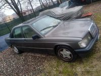 Usata Mercedes 190 122 CV (89 kW) 1983 Grigio Berlina