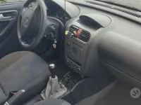 Usata Opel Corsa 75 CV (55 kW) 2004 Verde Utilitaria