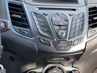 Usata Ford Fiesta 101 CV (74 kW) 2017 Grigio Berlina