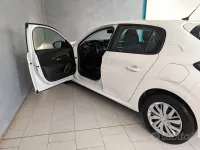Usata Peugeot 208 Active 75 CV (55 kW) 2023 Bianco Utilitaria