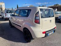 Usata Kia Soul Active 128 CV (94 kW) 2011 Beige SUV