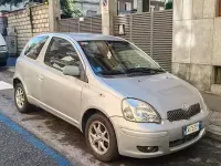 Usata Toyota Yaris Sol 65 CV (47 kW) 2005 Giallo Berlina