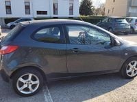 Usata Mazda 2 75 CV (55 kW) 2009 Blu Utilitaria