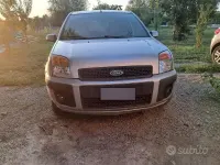 Usata Ford Fusion 68 CV (50 kW) 2008 Grigio Utilitaria