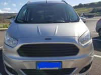 Usata Ford Tourneo Courier 95 CV (69 kW) 2016 Grigio Monovolume