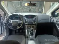 Usata Ford Focus 115 CV (84 kW) 2012 Grigio Berlina