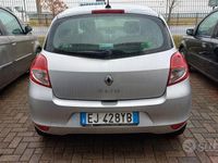 Usata Renault Clio II 75 CV (55 kW) 2011 Grigio Berlina