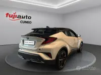 Usata Toyota C-HR Sport 184 CV (135 kW) 2022 Pearl white & black SUV
