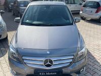 Usata Mercedes B180 Business 108 CV (79 kW) 2015 Grigio Monovolume