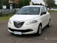 Usata Lancia Ypsilon Gold 85 CV (62 kW) 2012 Bianco Utilitaria