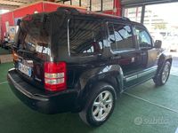 Usata Jeep Cherokee Limited 177 CV (130 kW) 2010 Nero SUV