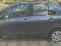 Usata Toyota Yaris 86 CV (63 kW) 2009 Grigio Berlina