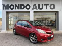 Usata Toyota Yaris Style 99 CV (72 kW) 2013 Rosso Utilitaria