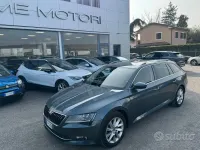 Usata Skoda Superb Style 150 CV (110 kW) 2019 Grigio Station wagon