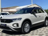 Usata VW T-Roc Life 116 CV (85 kW) 2024 Nero SUV