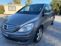 Usata Mercedes B200 140 CV (102 kW) 2007 Grigio Monovolume
