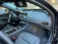 Usata Jaguar XE 180 CV (132 kW) 2017 Nero Berlina