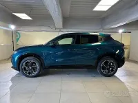 Nuova Alfa Romeo Junior Ti 145 CV (106 kW) 2026 Blu SUV