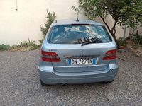 Usata Mercedes B200 136 CV (100 kW) 2008 Blu Monovolume