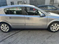 Usata Opel Astra Cosmo 115 CV (84 kW) 2008 Grigio Berlina