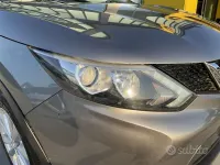 Usata Nissan Qashqai Acenta 131 CV (96 kW) 2016 Grigio SUV