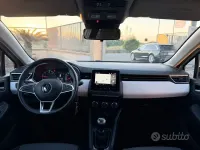 Usata Renault Clio Evolution 100 CV (73 kW) 2023 Bianco Utilitaria
