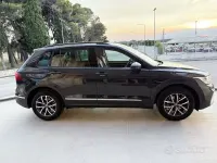 Usata VW Tiguan Life 150 CV (110 kW) 2023 Grigio scuro SUV