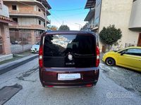 Usata Fiat Doblò Emotion 105 CV (77 kW) 2011 Marrone Monovolume