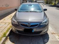 Usata Opel Astra 110 CV (80 kW) 2011 Berlina