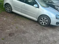 Usata VW Golf V 105 CV (77 kW) 2004 Grigio Utilitaria