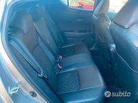 Begagnad Toyota C-HR 120 HK (88 kW) 2017 Grå SUV