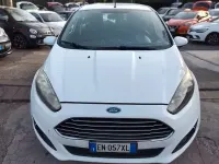 Usata Ford Fiesta 97 CV (71 kW) 2013 Bianco Berlina