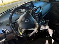 Usata Lancia Ypsilon 80 CV (58 kW) 2015 Grigio Utilitaria