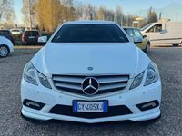 Usata Mercedes E220 Avantgarde 170 CV (125 kW) 2010 Bianco Coupé